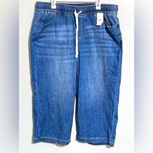 Lane Bryant Wide Leg Capri Mid-Rise Size 18 NWT